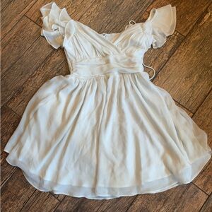 White Ruffle Sleeve Smocked Dress (M) – New Without Tags